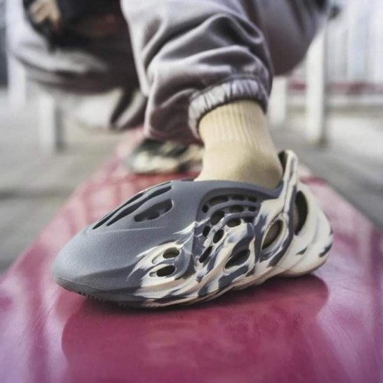 adidas Yeezy Foam Runner 'MXT Moon Grey'